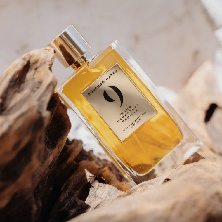 Rosendo Mateu Nº 9, parfum élégant aux nuances épicées, florales, boisées et douceur de vanille, cuir et tabac, accord complexe et raffiné