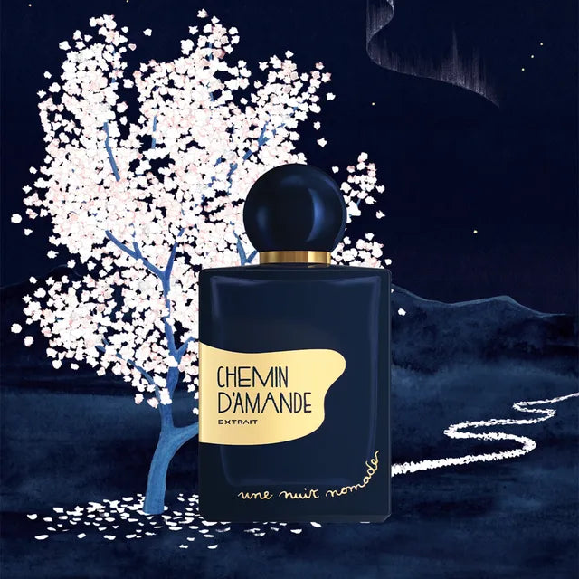 Flacon Chemin d’Amande de Une Nuit Nomade — parfum gourmand unisexe mêlant amande fraîche et blé doré en tête, un cœur riche de vanille bourbon crémeuse, posé sur un fond chaud de benjoin. Un sillage doux, enveloppant et réconfortant.