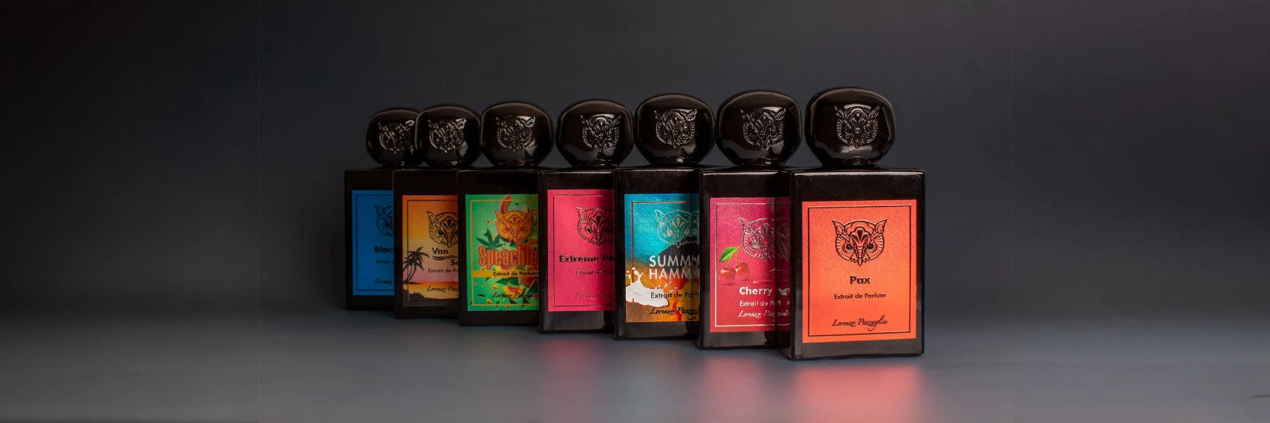 Banniere de la marque lorenzo pazzaglia dans un fond noir avec 6 parfums de niche different de la marques l'un derriere l'autre pour desktop