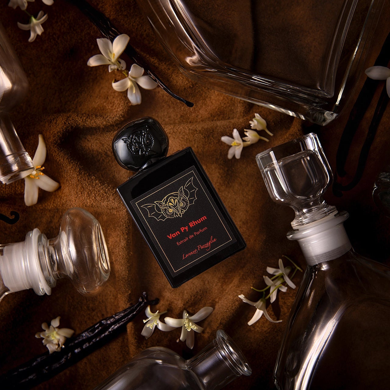 Flacon du parfum Van Py Rhum de Lorenzo Pazzaglia, extrait vanillé et enivrant