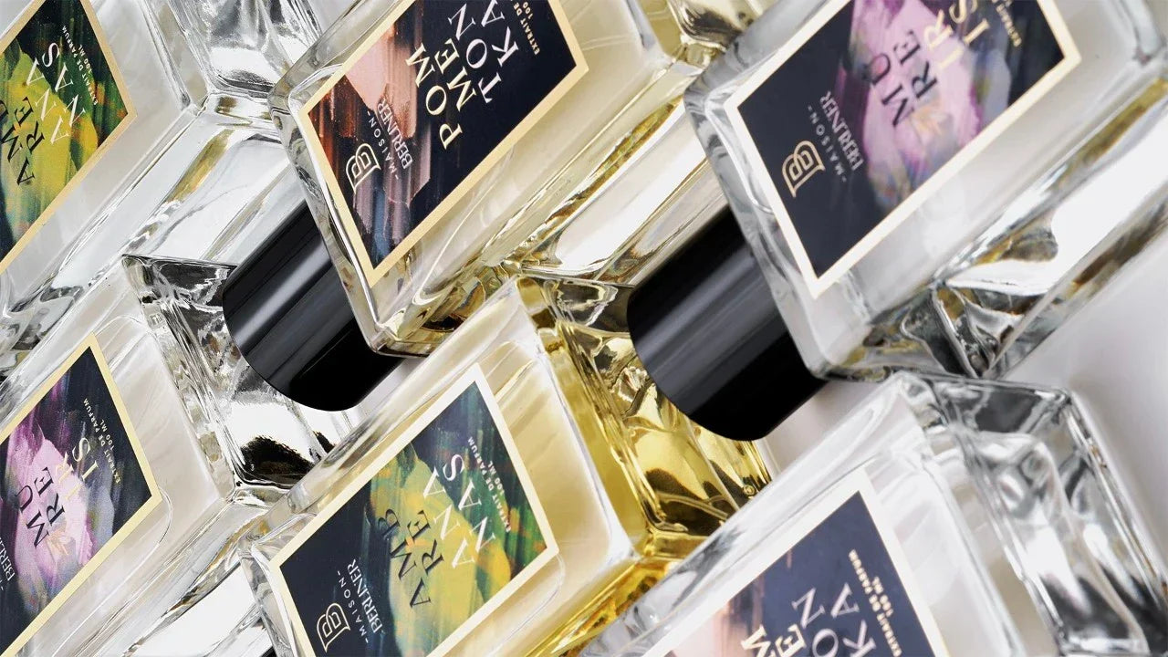 banniere avec plusieur parfum de niche de la maison berliner couchés il y a mure iris, ambre ananas et pomme tonka