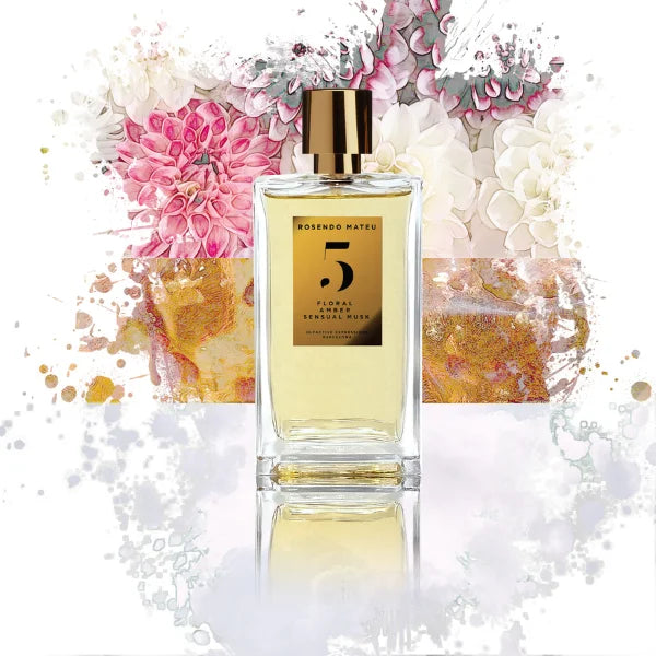 Bouteille de Rosendo Mateu Nº 5, parfum floral oriental aux accents exotiques de girofle, lys des vallées, ambre et musc