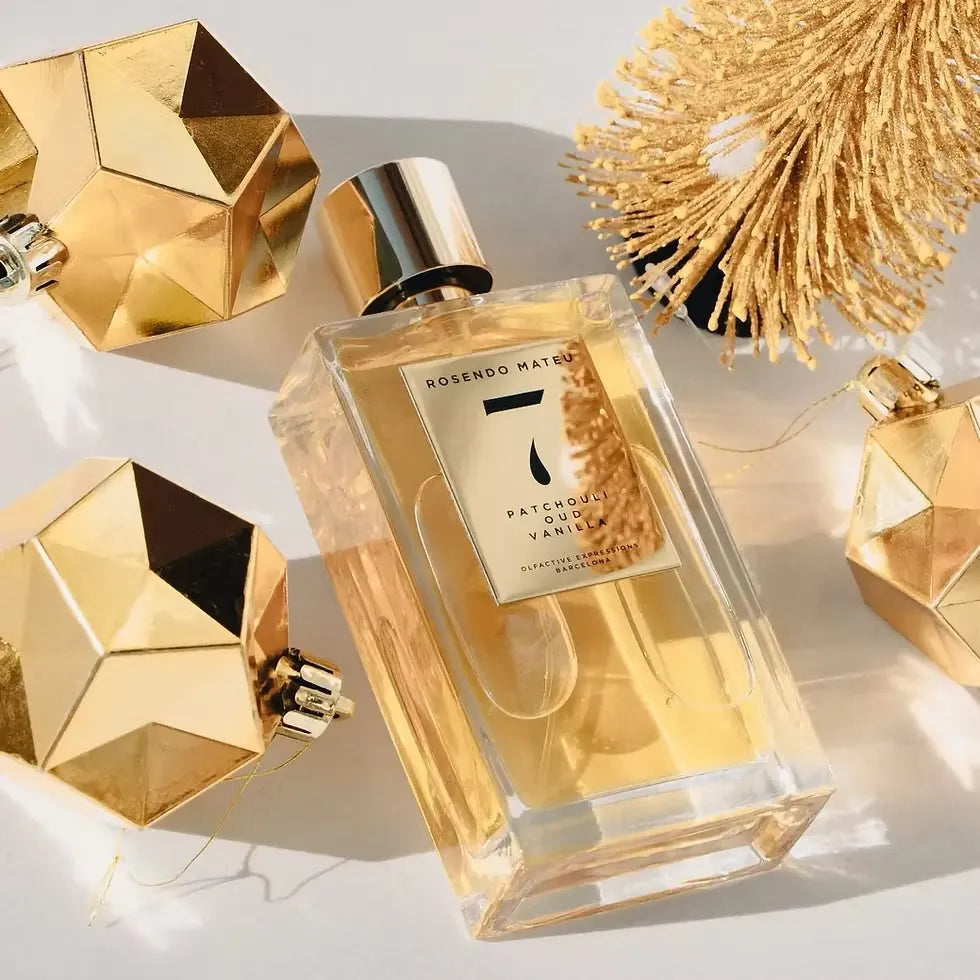 Parfum Rosendo Mateu Nº 7, riche et unique, mélange sophistiqué de patchouli, oud, vanille et notes boisées profondes