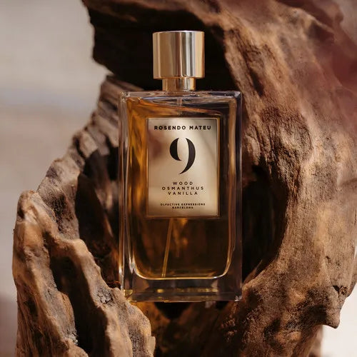 Rosendo Mateu Nº 9, parfum élégant aux nuances épicées, florales, boisées et douceur de vanille, cuir et tabac, accord complexe et raffiné