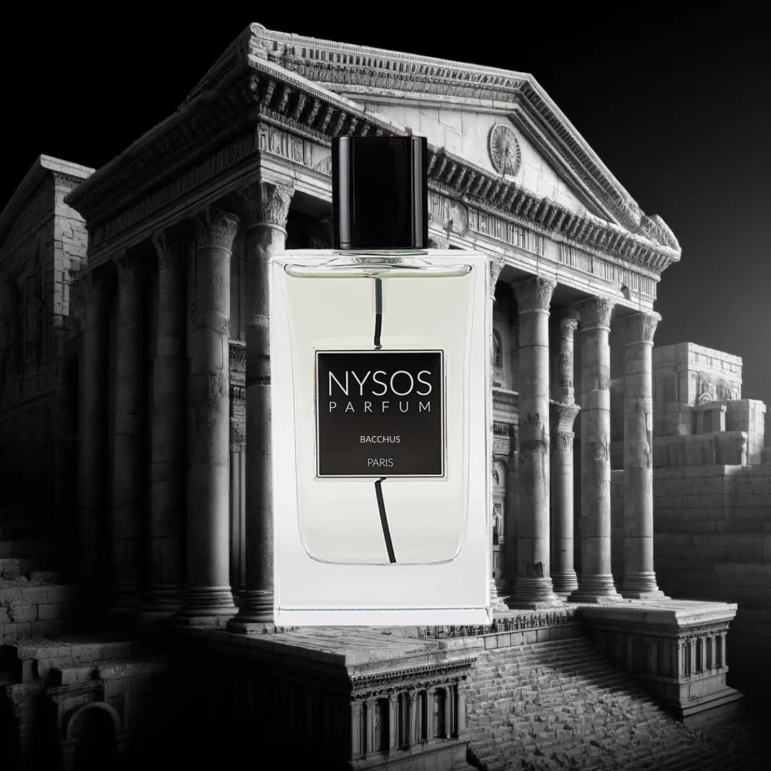 Bouteille Bacchus de Nysos Parfums, parfum boisé aromatique mêlant agrumes méditerranéens, jasmin sensuel, rose, bois profonds et touches épicées