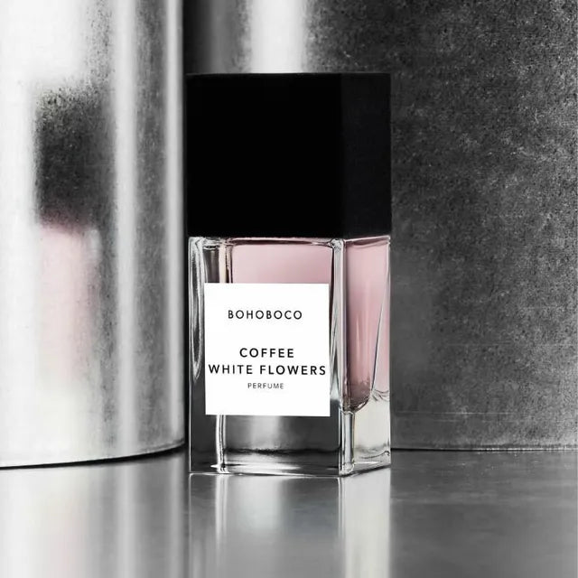 Coffee White Flowers de Bohoboco – parfum gourmand floral mêlant café, fleurs blanches, vanille, rhum doré, cacao