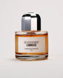 Flacon Délicieusement Lumineuse de Harold & Maude – parfum floral-boisé musqué, rose, muguet, fleur d’oranger en tête, cœur floral fruité rehaussé de clou de girofle, fond vanillé, ambre, musc et bois.