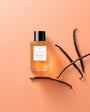 Flacon Divine Vanille d’Essential Parfums — parfum unisexe oriental-gourmand mêlant épices chaudes (cannelle, clou de girofle, poivre), un cœur riche de vanille absolue de Madagascar et encens, soutenu par un fond voluptueux de fève tonka, benjoin, patchouli et muscs.