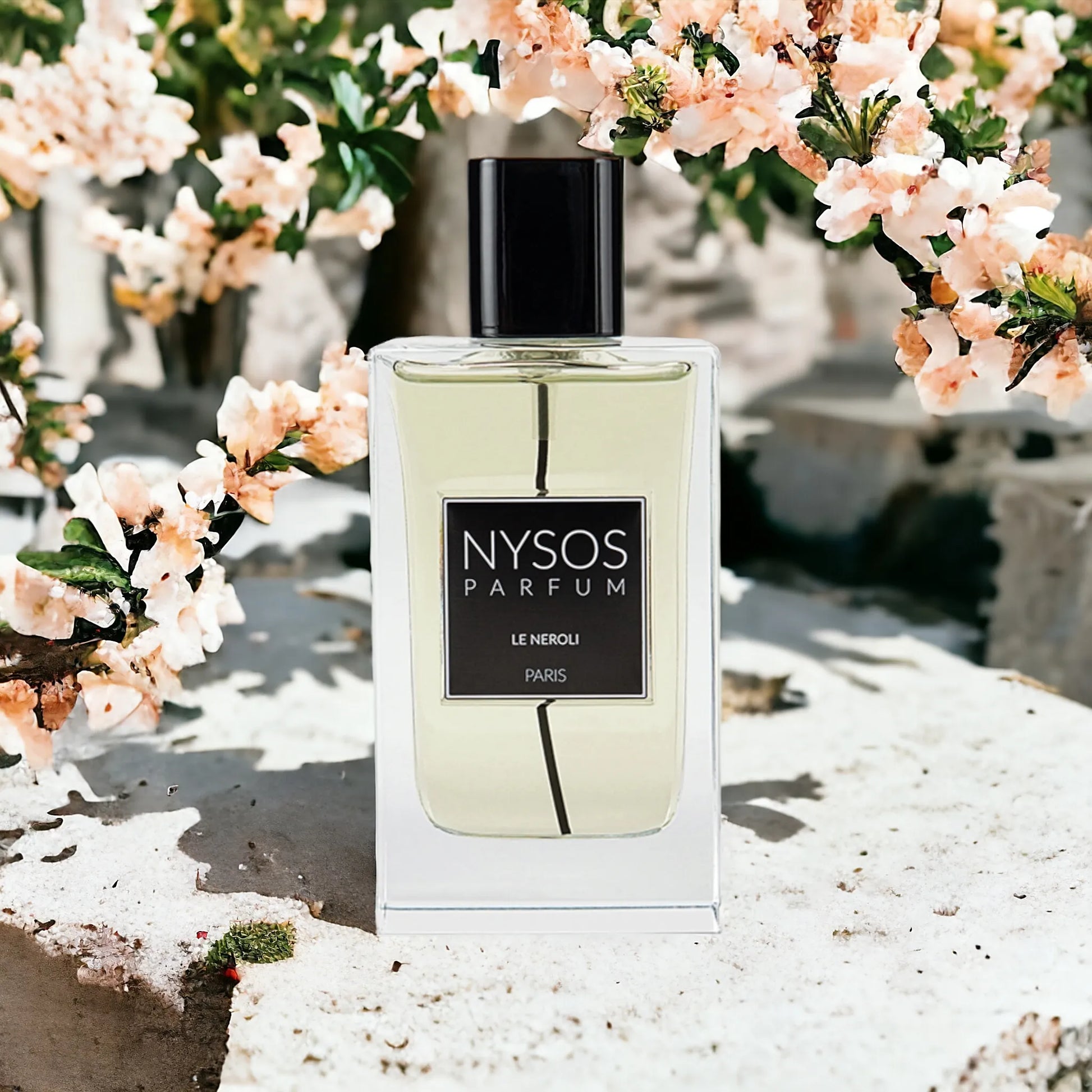 Flacon Le Neroli de Nysos Parfums, parfum aromatique-vert floral subtile : néroli, fleur d’oranger, agrumes vifs sur fond musqué-boisé