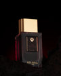 Flacon Like No One de Silona Paris — parfum oriental floral unisexe mêlant pêche juteuse et fruit de la passion, relevé de cannelle de Ceylan et gingembre, cœur floral de monoï et jasmin, fond gourmand de guimauve, rhum, ambre et muscs blancs.