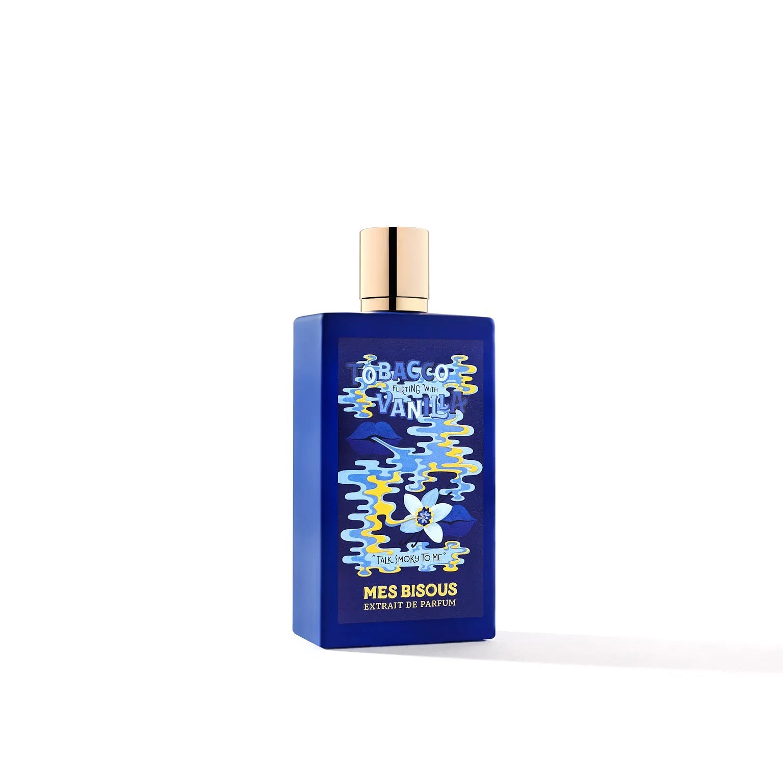 Flacon Tobacco Flirting With Vanilla de Mes Bisous — parfum extrait unisexe mêlant l’arôme fruité de cerise et la fraîcheur de bergamote en ouverture, un cœur floral épicé de lys (ou lilas) et cannelle, sur un fond chaud et sensuel de tabac fumé, vanille riche et vétiver noble