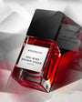 Flacon Red Wine Brown Sugar de Bohoboco — parfum unisexe fruité-oriental mêlant vin rouge sec, fruits rouges ( mûres, fruits secs ), patchouli, bois de cèdre, caramel, sucre brun, liqueur douce et cuir synthétique