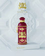 Flacon Rose Alba d’Alexandre.J — parfum floral oriental féminin dévoilant en tête poivre noir épicé, prune juteuse, pêche veloutée et bergamote fraîche. Un cœur romantique de rose alcoolat relevé de poivre noir. Fond chaleureux boisé avec santal australien, vanille douce, musc blanc et bois modernes.