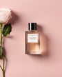 Flacon Rose Magnetic d’Essential Parfums — parfum unisexe floral-boisé naturel mêlant pamplemousse amer et menthe pour une ouverture fraîche, un cœur de rose luxuriante et litchi, posé sur un fond riche de cèdre naturel, vanille, fève tonka et muscs doux.