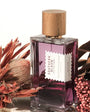 Flacon Southern Bloom de Goldfield & Banks — parfum floral-boisé de luxe inspiré de la floraison éphémère du Boronia brun à Bruny Island (Tasmanie). Notes de tête de mandarine et cassis, cœur riche de Boronia, Jasmin Sambac, Ylang-Ylang, Iris et accord de noix de coco, fond boisé de santal australien, vétiver, musc et ambre.