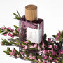 Parfums de niche Southern Bloom de Goldfield & Banks — parfum floral-boisé de luxe inspiré de la floraison éphémère du Boronia brun à Bruny Island (Tasmanie). Notes de tête de mandarine et cassis, cœur riche de Boronia, Jasmin Sambac, Ylang-Ylang, Iris et accord de noix de coco, fond boisé de santal australien, vétiver, musc et ambre.