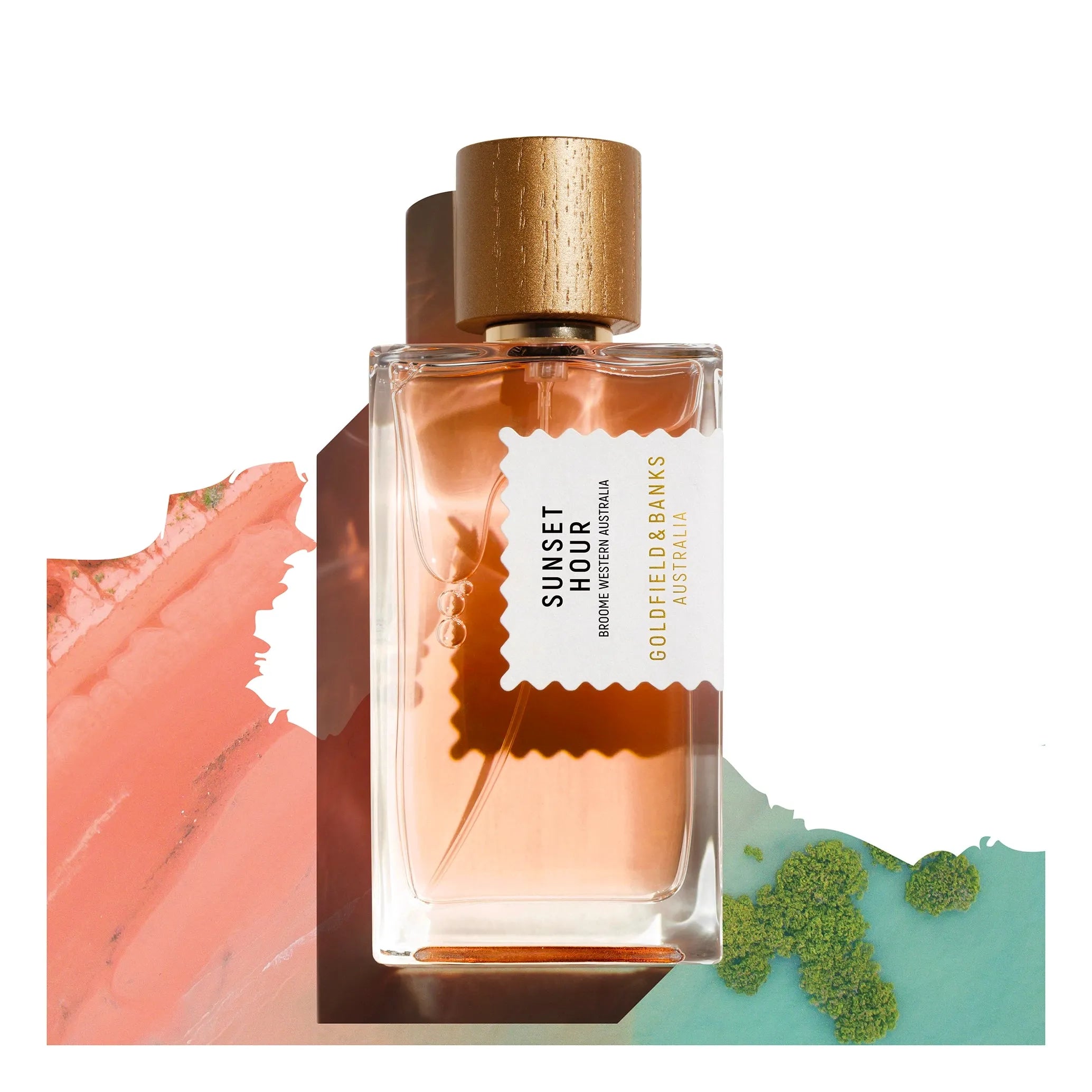 Flacon Sunset Hour de Goldfield & Banks — parfum gourmand fruité-boisé unisexe, mêlant pêche du désert, poire et mandarine en tête, cœur floral tropical de jasmin Sambac, mangue verte, gingembre, crème de noix de coco et poivre rose, sur fond chaud et enveloppant de bois de santal australien, vanille, cashmere wood, benjoin et musc.