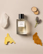 Flacon The Musc d’Essential Parfums — parfum unisexe boisé-musqué raffiné, mêlant l’élan épicé du gingembre rouge du Laos et la fraîcheur du lavandin grosso, un cœur miellé de cire d’abeille et de musc pur, sur un fond riche et chaud de bois de santal australien avec une touche musquée douce.