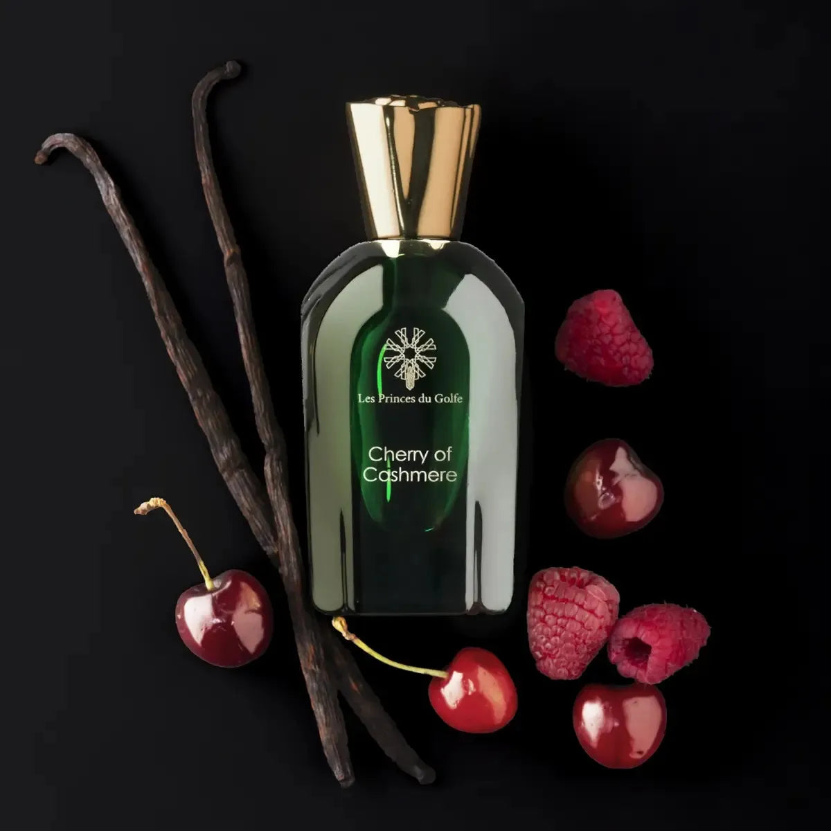 Parfum Cherry of Cashmere de la maison Les Princes du Golfe – flacon raffiné en verre transparent avec bouchon élégant, fragrance veloutée et sensuelle aux notes de cerise et de cachemire

