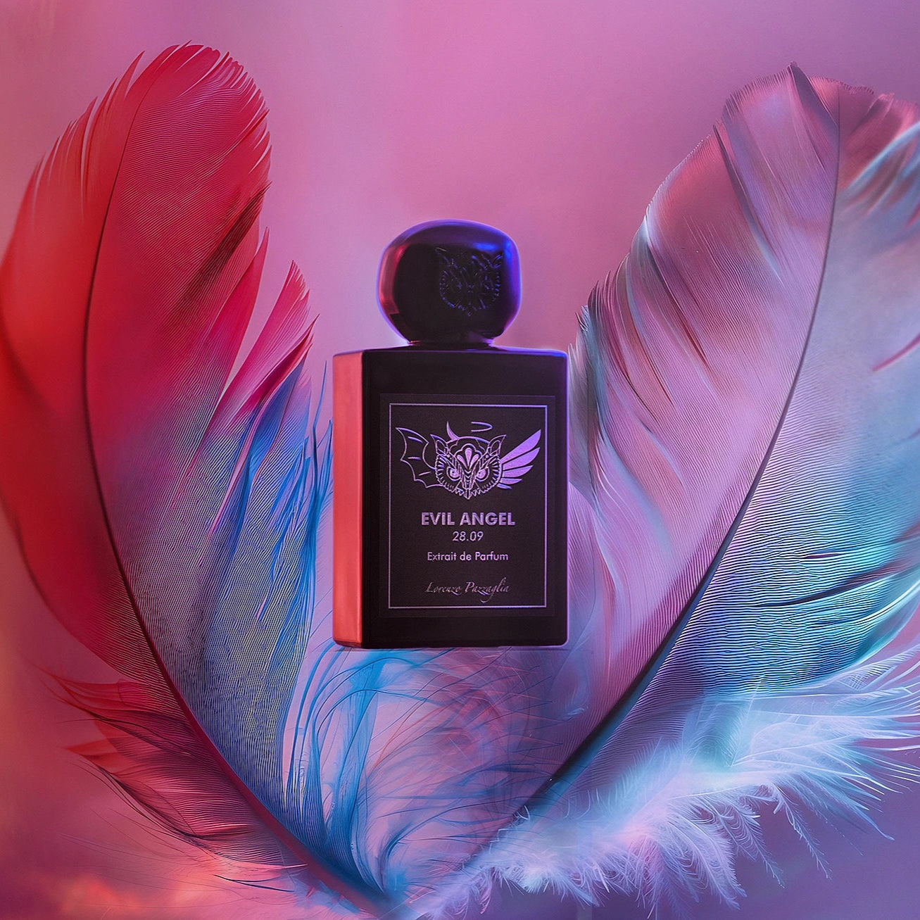 Flacon du parfum Evil Angel de Lorenzo Pazzaglia, extrait énigmatique au double caractère.