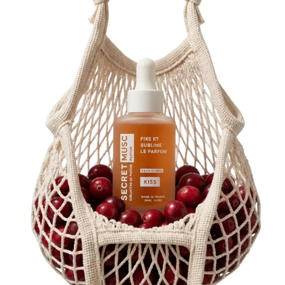 secret musc - sublimateur et fixateur de parfum de niche huile de parfum 30ml Kiss à la cerise dans un sac de cerise