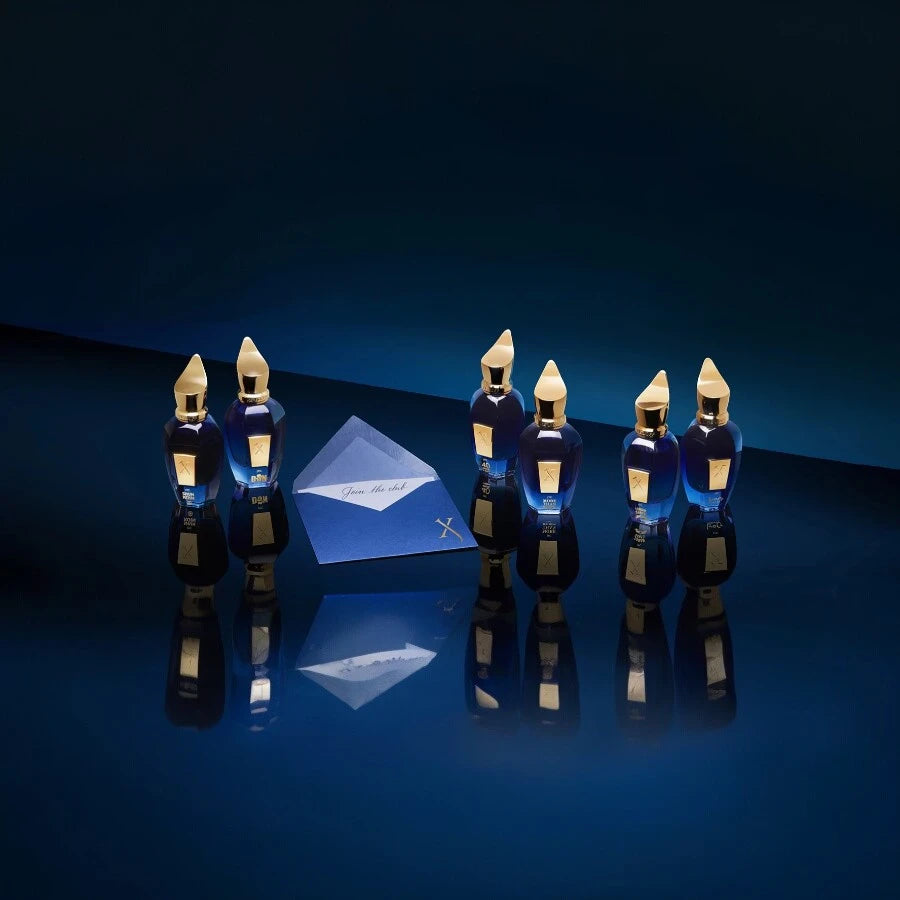 bannière xerjoff avec la gamme de parfums de niche jtc et avec un fond bleu pour mobile